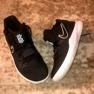 Like new Nike Kyrie Flytrap 2 sneakers